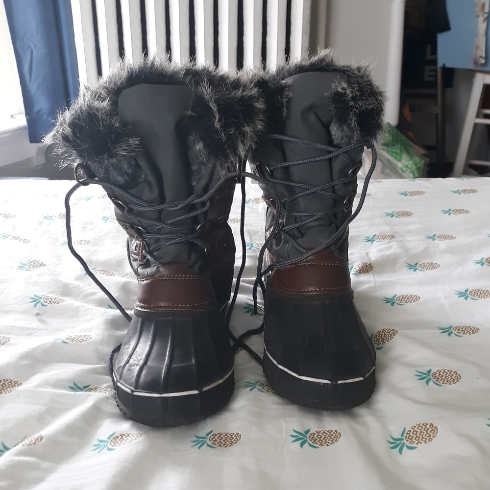 Women's Black and Grey Snow boots